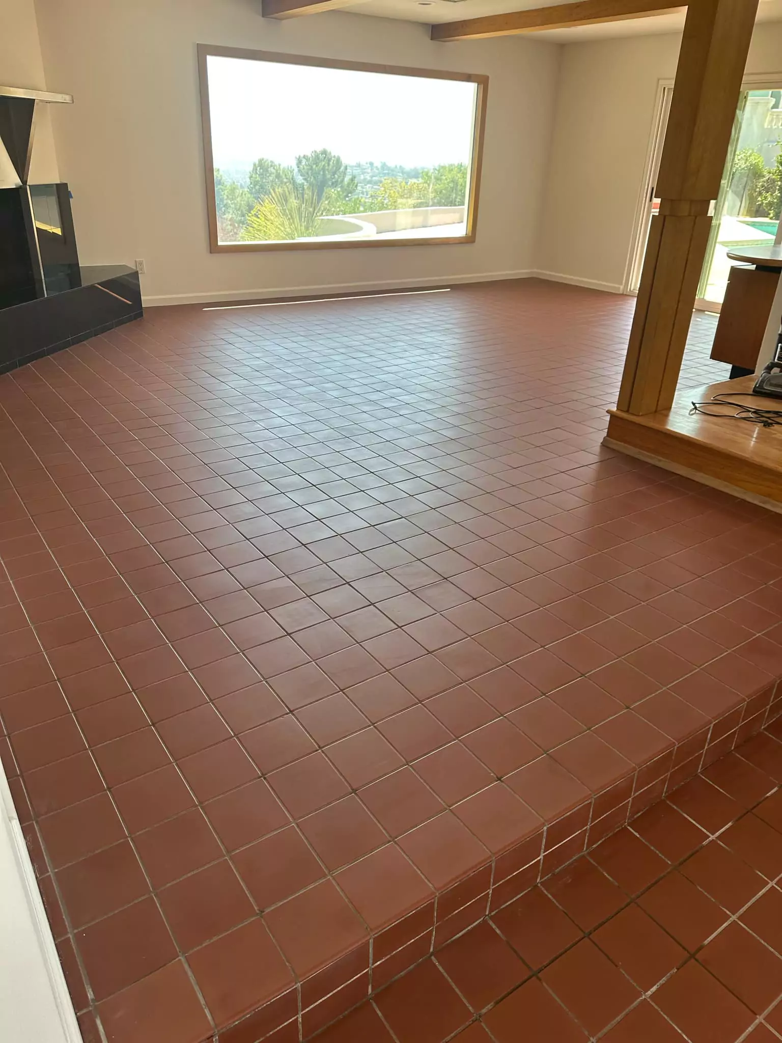 Hard floor cleaning (2)